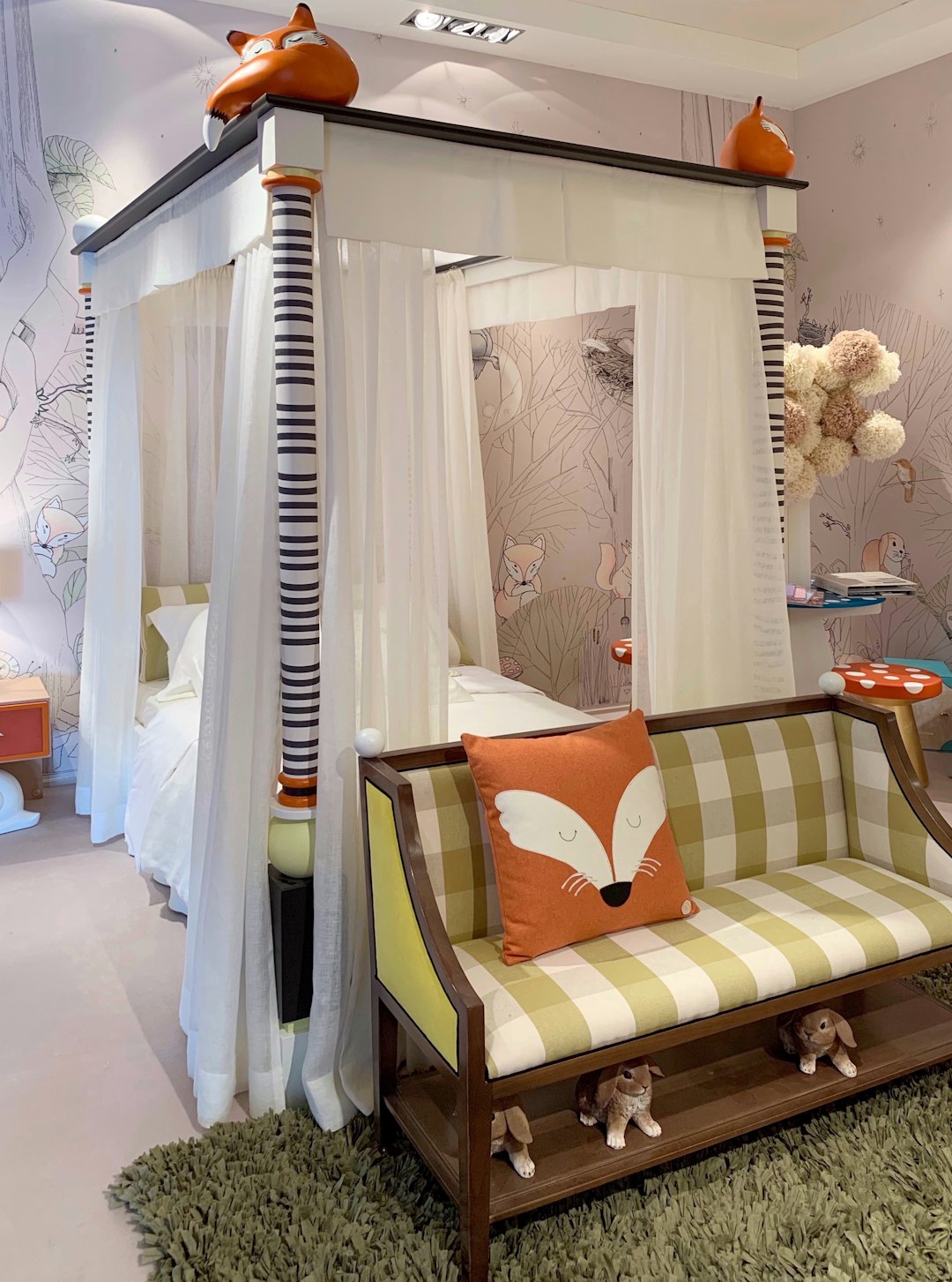 Bunk Bed with Ladder — detail