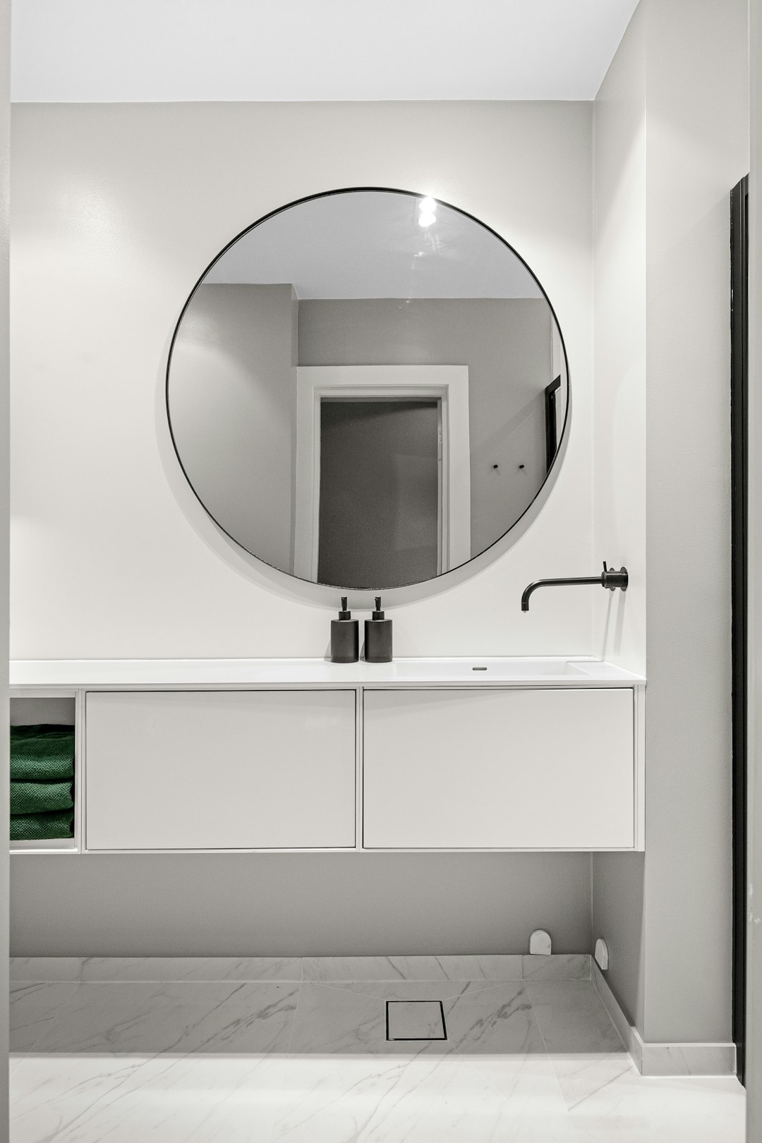 Floating Vanity Unit — detail