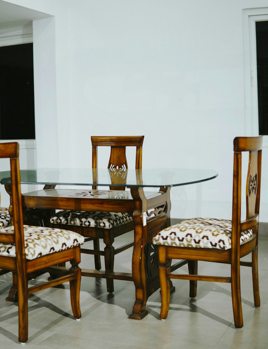 Live-Edge Dining Table — detail