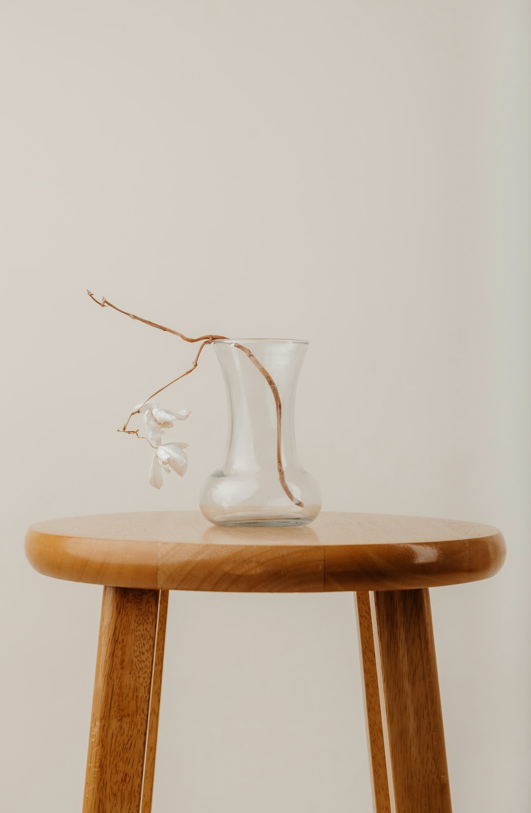 Round Pedestal Side Table
